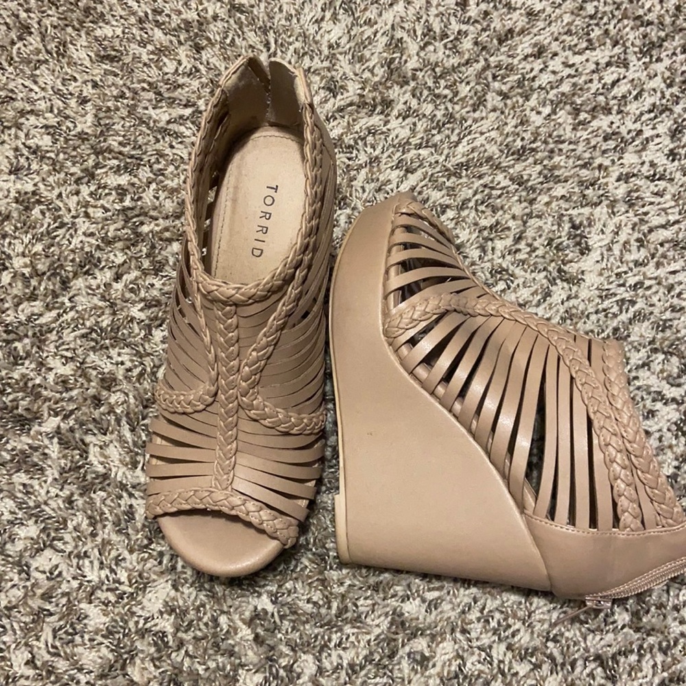 Torrid Wedges
